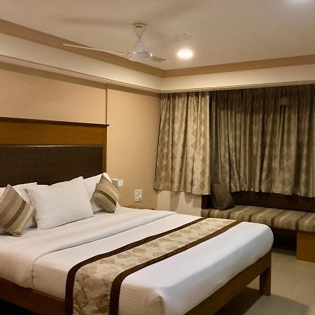 Sai Towers Hotel Puttaparthi Eksteriør billede