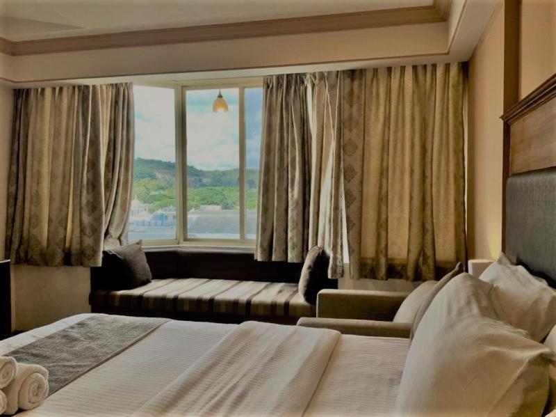 Sai Towers Hotel Puttaparthi Eksteriør billede