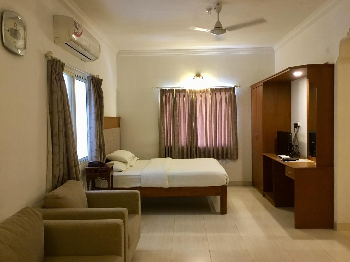 Sai Towers Hotel Puttaparthi Eksteriør billede