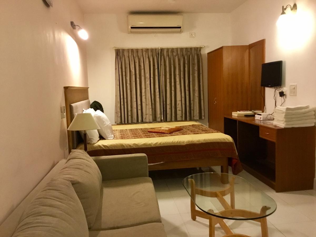 Sai Towers Hotel Puttaparthi Eksteriør billede