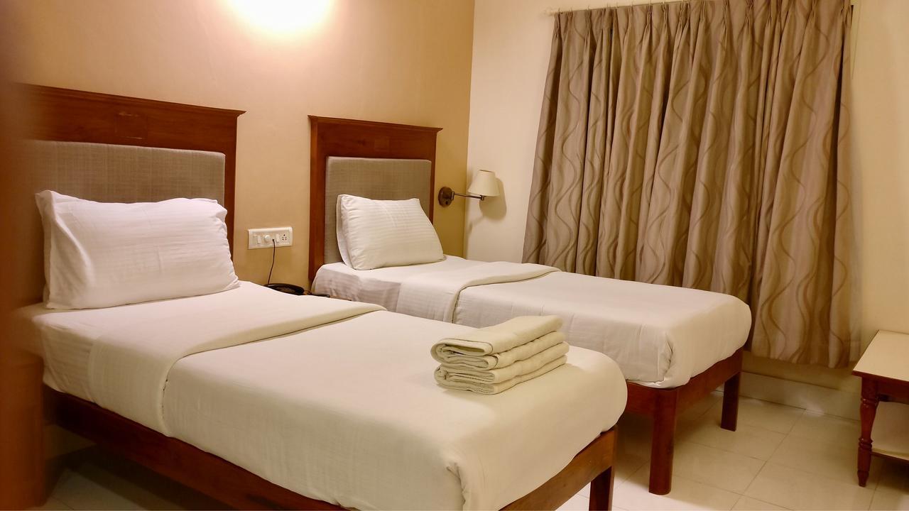 Sai Towers Hotel Puttaparthi Eksteriør billede