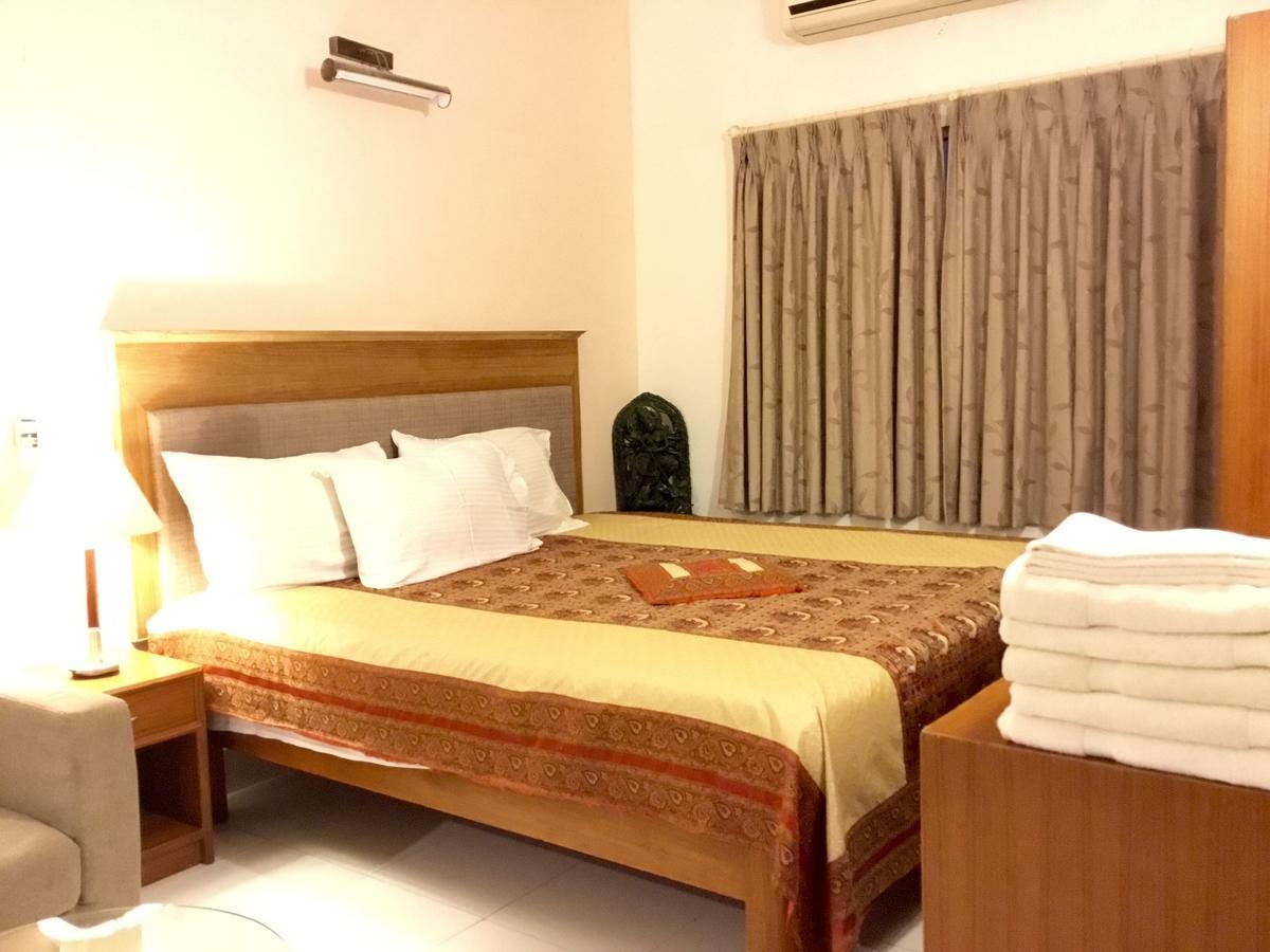 Sai Towers Hotel Puttaparthi Eksteriør billede