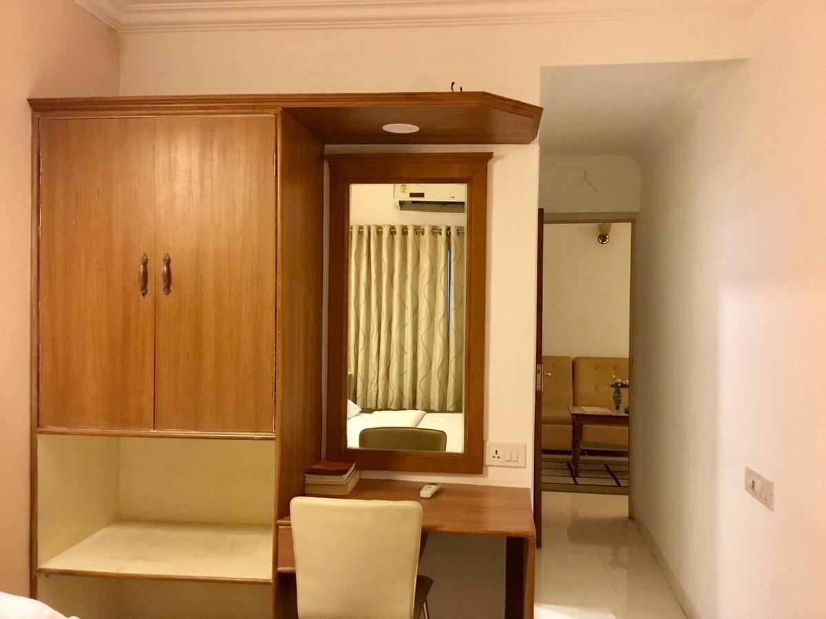 Sai Towers Hotel Puttaparthi Eksteriør billede