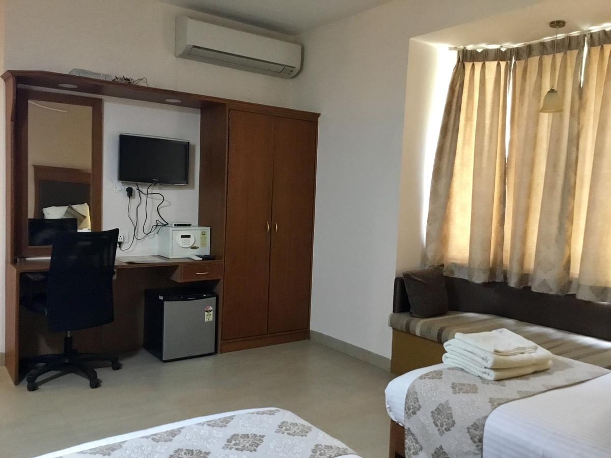 Sai Towers Hotel Puttaparthi Eksteriør billede