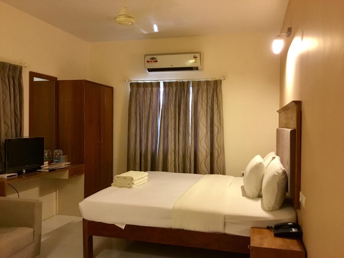 Sai Towers Hotel Puttaparthi Eksteriør billede
