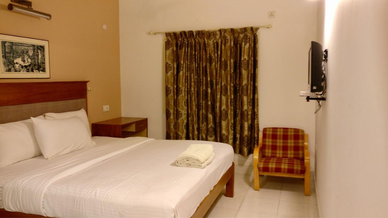 Sai Towers Hotel Puttaparthi Eksteriør billede