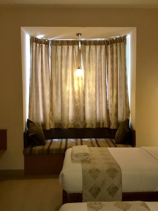 Sai Towers Hotel Puttaparthi Eksteriør billede