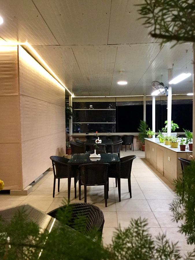 Sai Towers Hotel Puttaparthi Eksteriør billede
