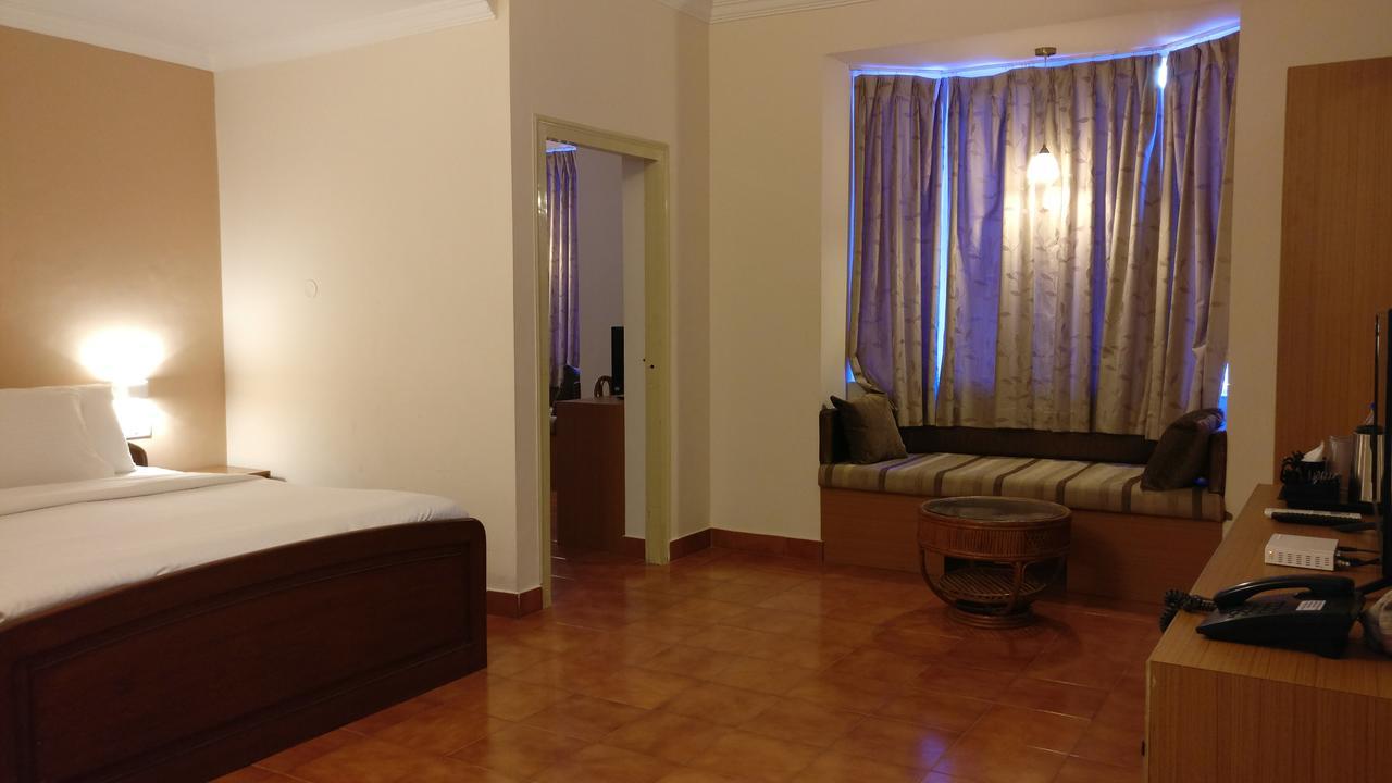 Sai Towers Hotel Puttaparthi Eksteriør billede